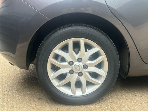 Toyota Auris Tr Silver #18