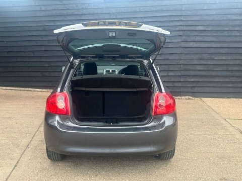 Toyota Auris Tr Silver #32