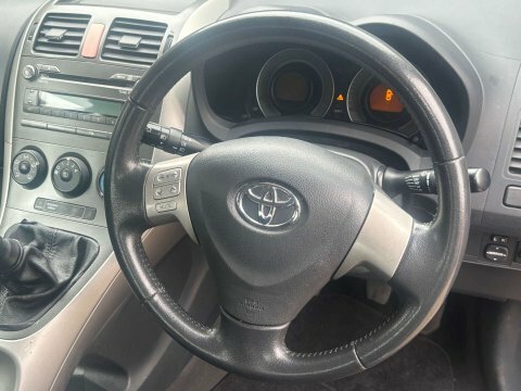 Toyota Auris Tr Silver #33
