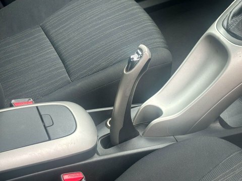 Toyota Auris Tr Silver #13