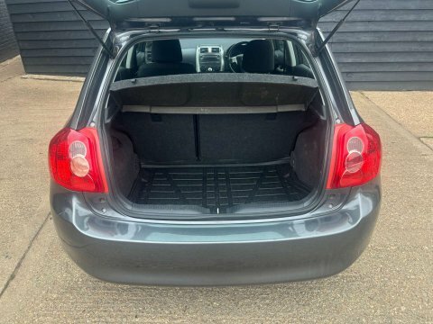 Toyota Auris Tr Silver #36