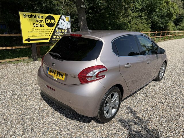 Peugeot 208 Hdi Allure Hatchback Pink #4