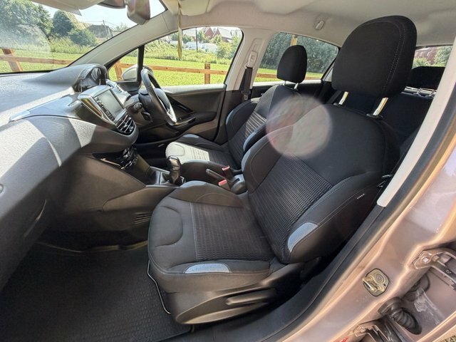 Peugeot 208 Hdi Allure Hatchback Pink #6