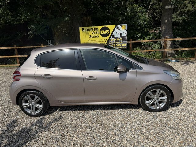 Peugeot 208 Hdi Allure Hatchback Pink #3