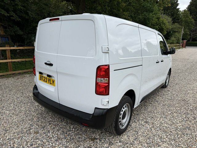 Peugeot Expert Bluehdi 1000 Professional Premium BT23YLY White #4