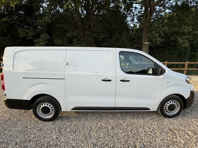 Vauxhall Vivaro Turbo D 2900 Dynamic White #3