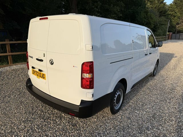 Vauxhall Vivaro Turbo D 2900 Dynamic White #4
