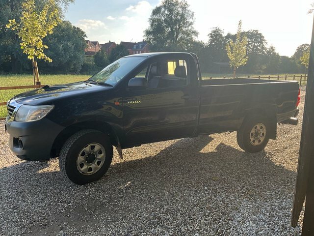 Toyota HILUX D-4d Active Pickup Black #3