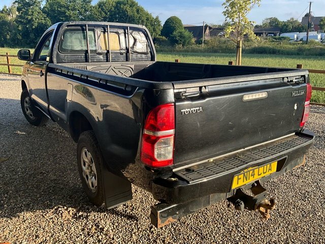 Toyota HILUX D-4d Active Pickup Black #6
