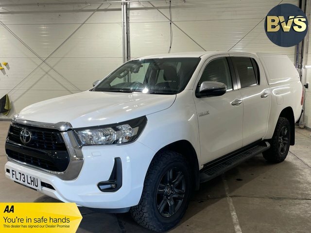 Toyota HILUX Invincible X Dcab Pick Up 2.8 D-4d Red #2