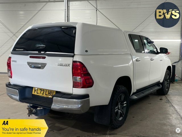 Toyota HILUX Invincible X Dcab Pick Up 2.8 D-4d Red #4