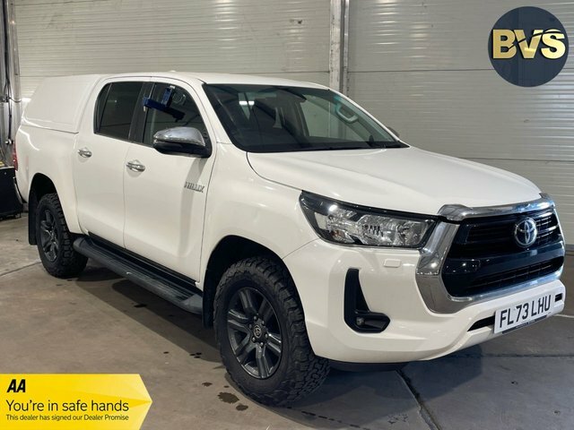 Toyota HILUX Invincible X Dcab Pick Up 2.8 D-4d Red #1