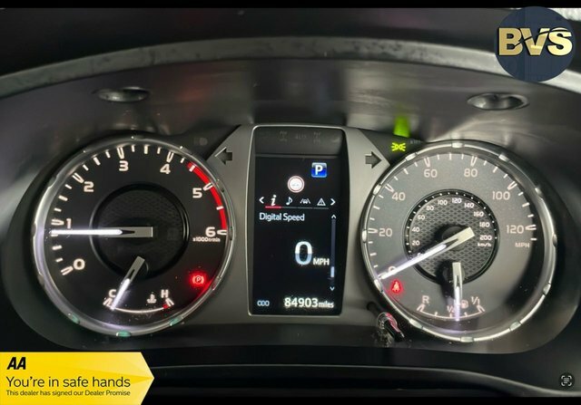 Toyota HILUX D-4d Invincible Pickup Double White #6