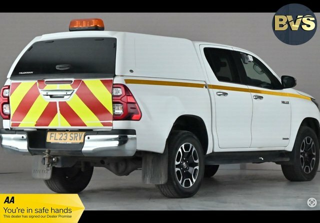 Toyota HILUX D-4d Invincible Pickup Double White #2