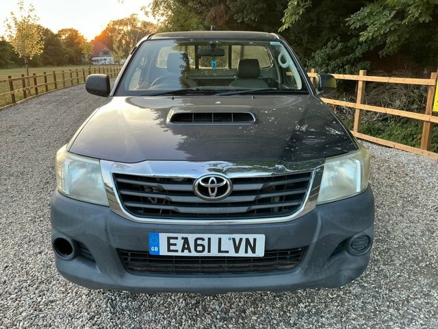 Toyota HILUX D-4d Hl2 Pickup Grey #3