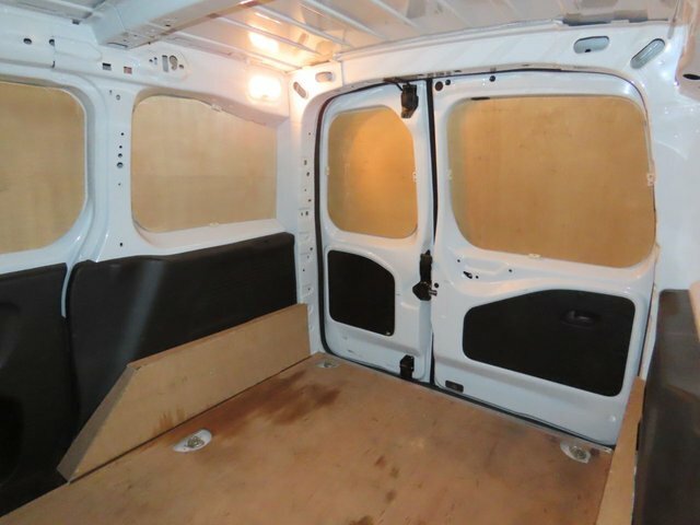 Vauxhall Combo Turbo D 2300 Prime White #6