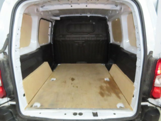 Vauxhall Combo 2300 100Kw Prime 50Kwh H1 Van Black #7