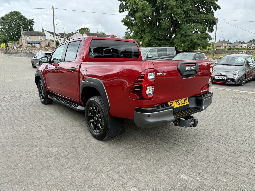 Toyota HILUX 2.8 D-4d Invincible X 4Wd Red #4