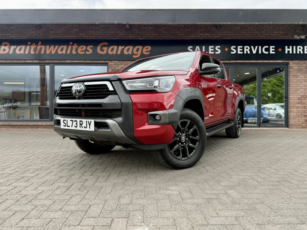Toyota HILUX 2.8 D-4d Invincible X 4Wd Red