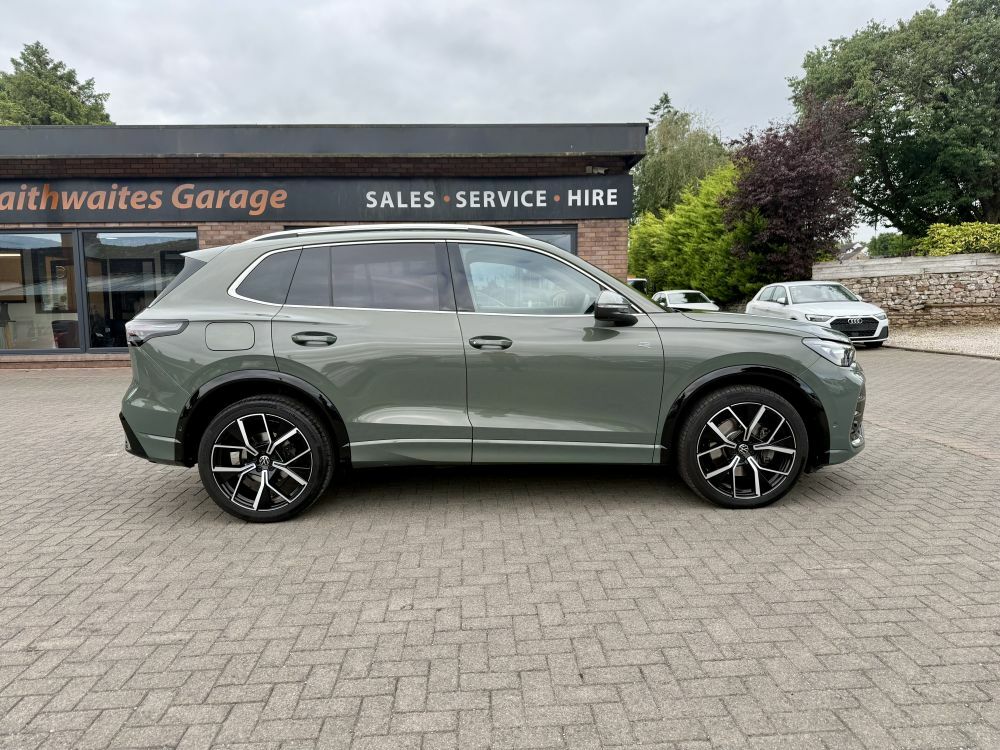 Volkswagen Tiguan 2.0 Tdi R-line Launch Edition Dsg Green #5