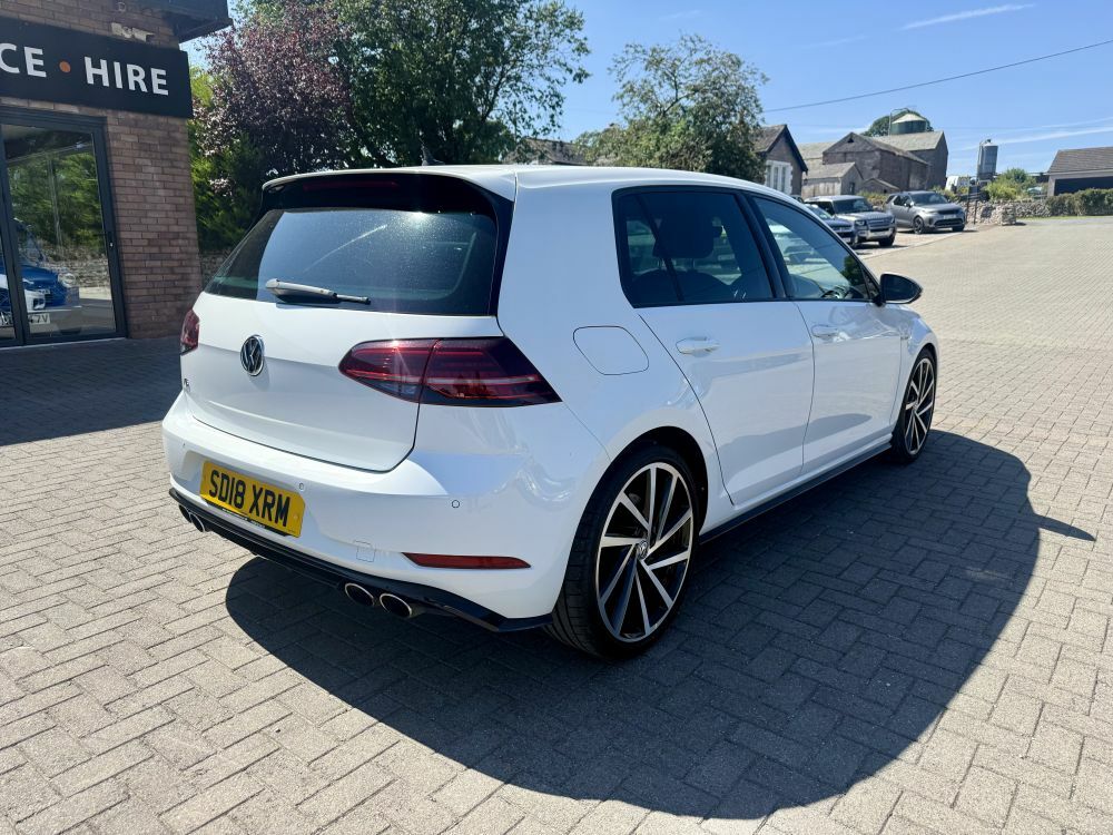 Volkswagen Golf 2.0 Tsi R Dsg 4Motion SD18XRM White #3