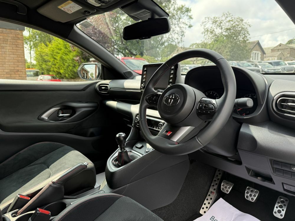 Toyota Yaris Dynamic Blue #5