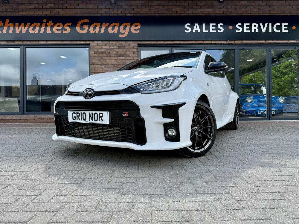 Toyota Yaris Yaris 1.6 Circuit Pack White