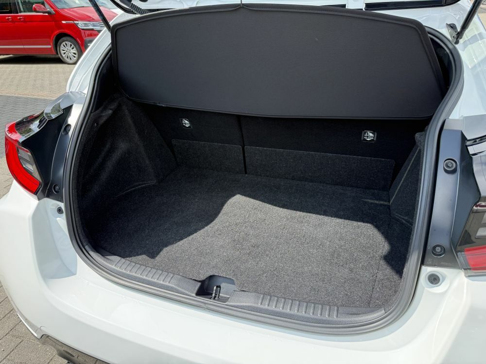 Toyota Yaris Dynamic Blue #11