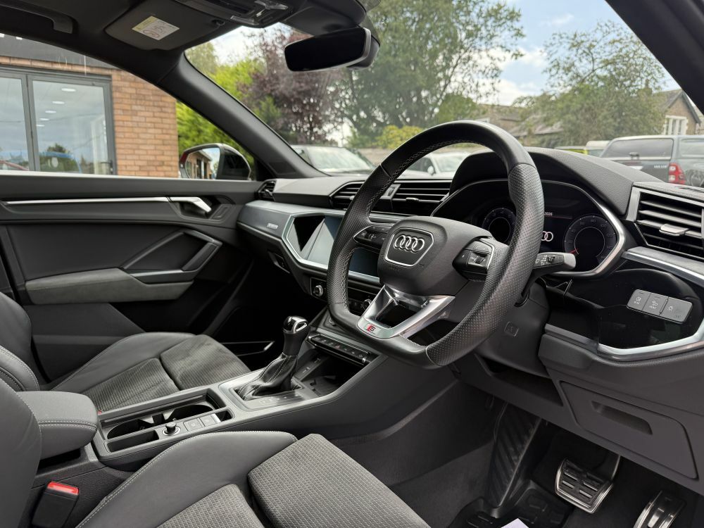 Audi Q3 2.0 Tfsi 40 Vorsprung S Tronic Quattro Red #6