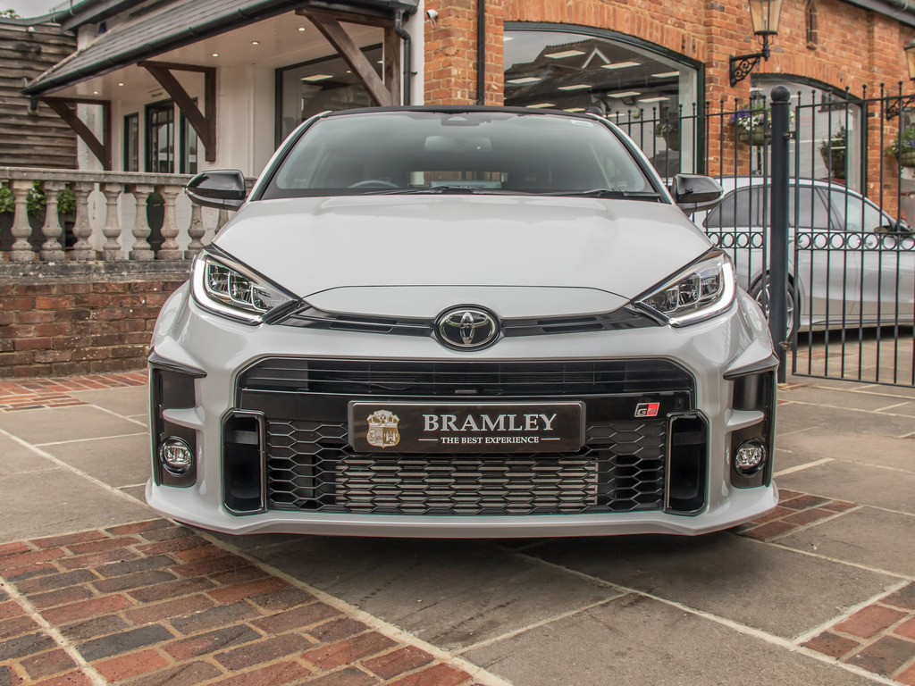 Toyota Yaris Manual BM23OCL White #4