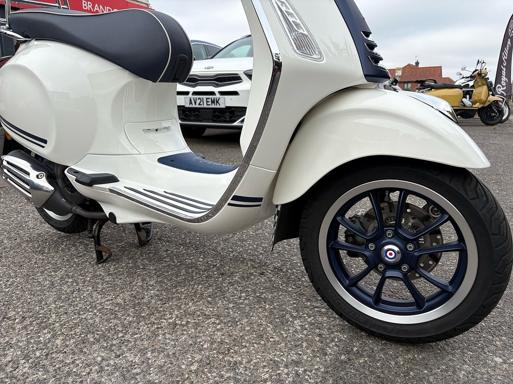   35C15 Euro 6 3.0 Twin Rear Wheel Base Xlwb White #3