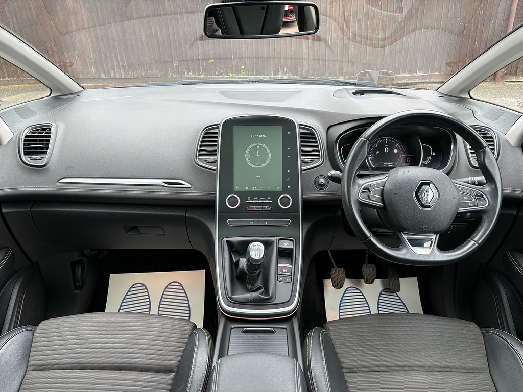 Renault Scenic Signature White #9