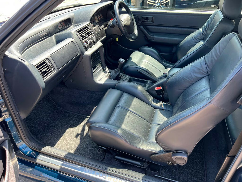 Ford Escort 2.0 Luxury Hatchback Blue #6