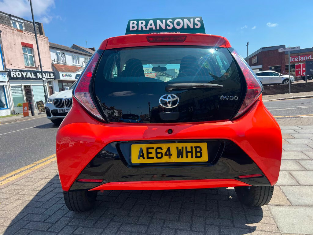 Toyota Aygo 1.0 Vvt-i X-cite X-shift Hatchback Orange #3
