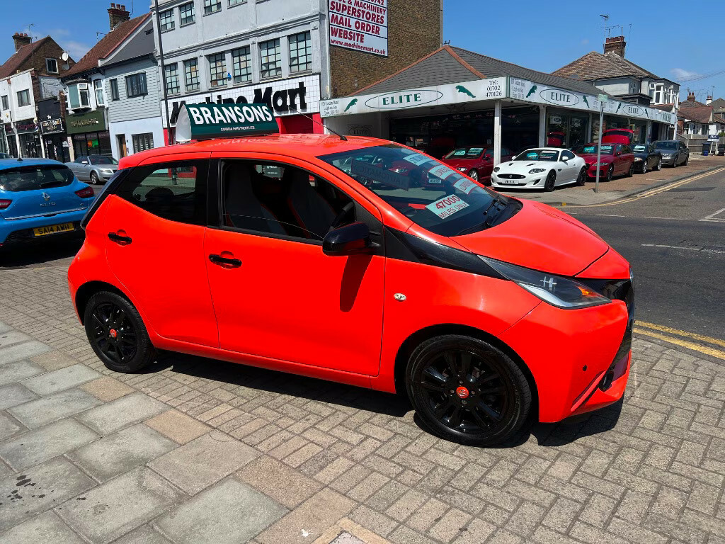 Toyota Aygo 1.0 Vvt-i X-cite X-shift Hatchback Orange #2