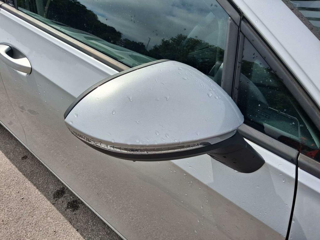 Volkswagen Golf Life Silver #5