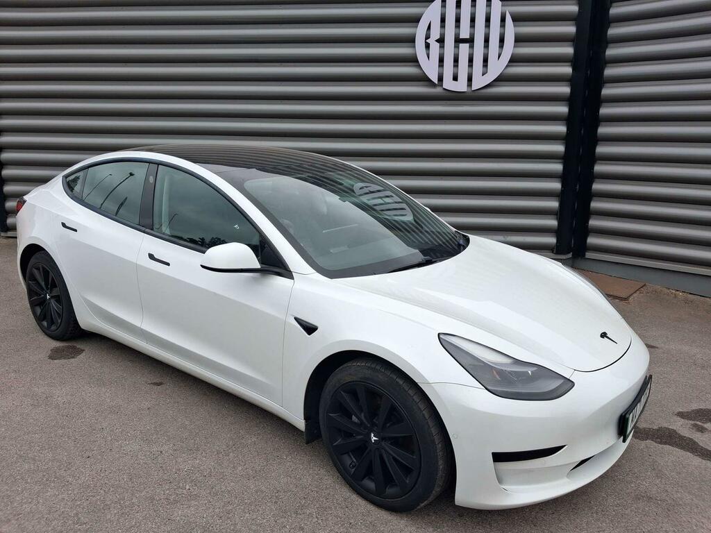 Tesla Model 3 Standard Range Plus White