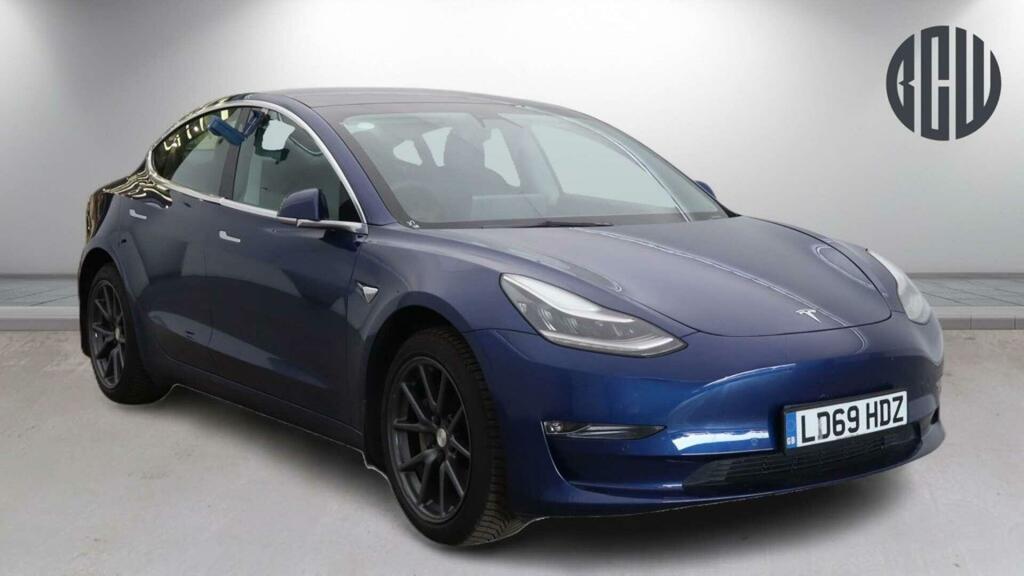 Tesla Model 3 Long Range Blue