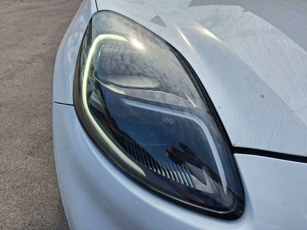 Ford Puma St-line X First Edition White #4