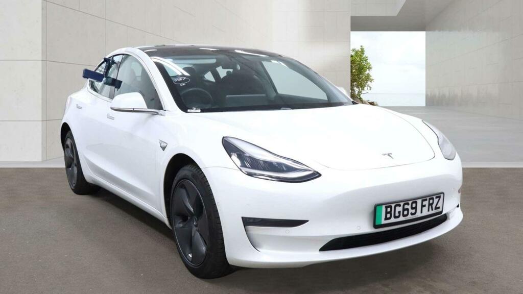Tesla Model 3 Standard Range Plus White