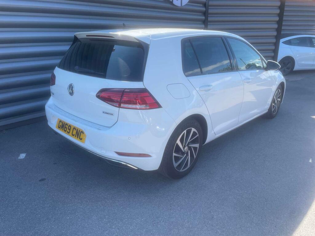 Volkswagen Golf Match Edition White #3