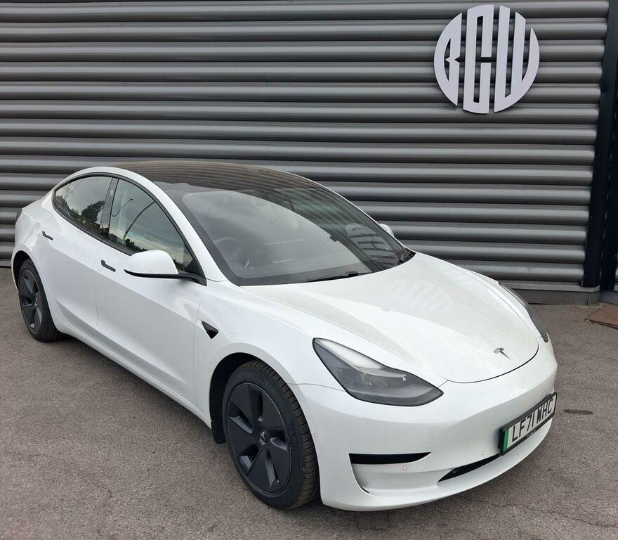 Tesla Model 3 Standard Range Plus White