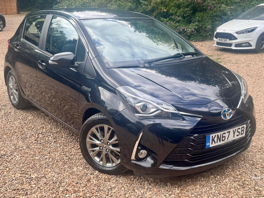 Toyota Yaris 1.5 Vvt-h Icon Tech E-cvt Euro 6 Ss Black