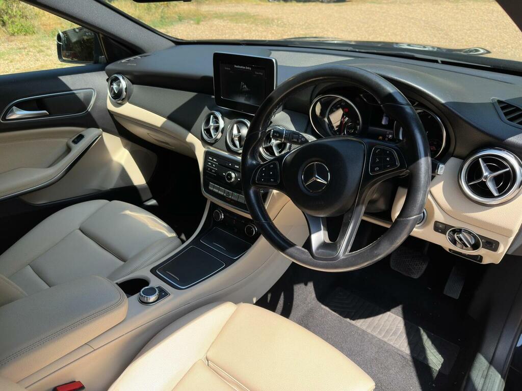 Mercedes-Benz GLA Class 2.1 Gla200d Se 7G-dct Euro 6 Ss Black #6