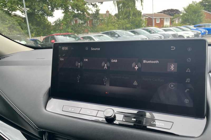 Nissan Qashqai 1.3 Dig-t Mh 158 N-connecta Xtronic DN24NWS Red
