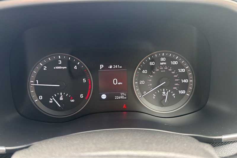 Hyundai Tucson 1.6 Crdi 136 Se Nav 2Wd Dct Red #5