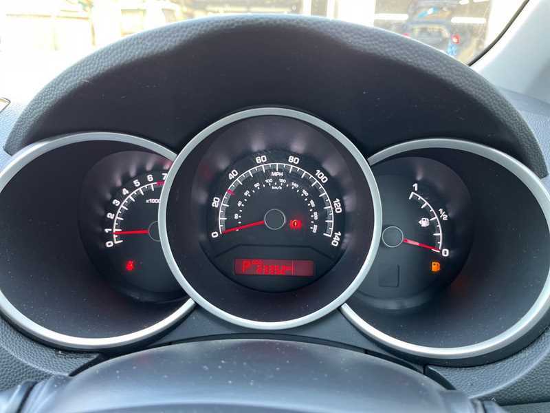 Kia Venga 1.6 3 6 Silver #5