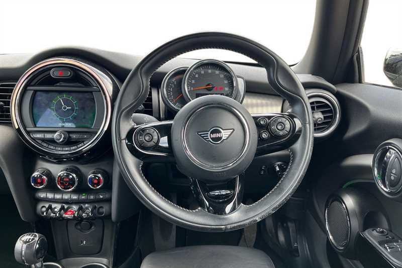 Mini Hatch 1.5 Cooper Exclusive II KE70YFJ Black #4