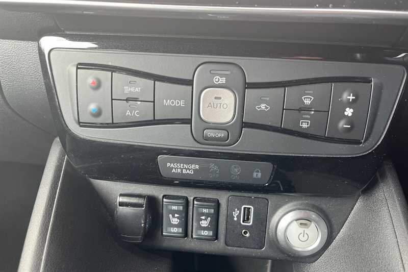 Nissan Leaf 160Kw E Tekna 62Kwh White