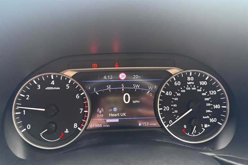 Nissan Juke 1.0 Dig-t Tekna MK70ECV Red #3
